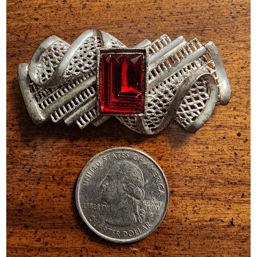 Vintage Little Nemo LN Brooch Art Deco Red Glass Filigree Silver Tone 1930s - Picture 14 of 15